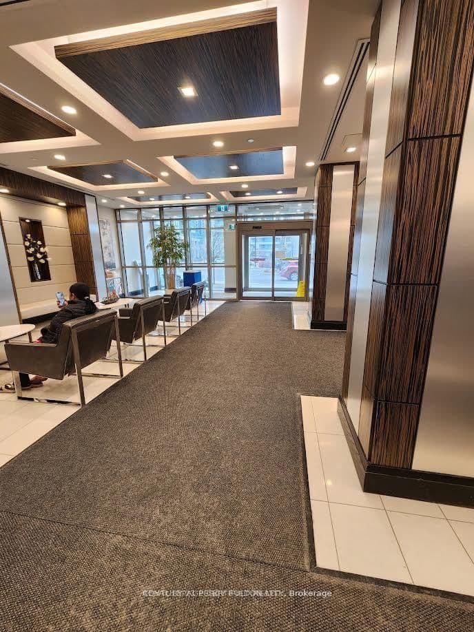 349 Rathburn Road W, Unit 1501 thumbnail 4