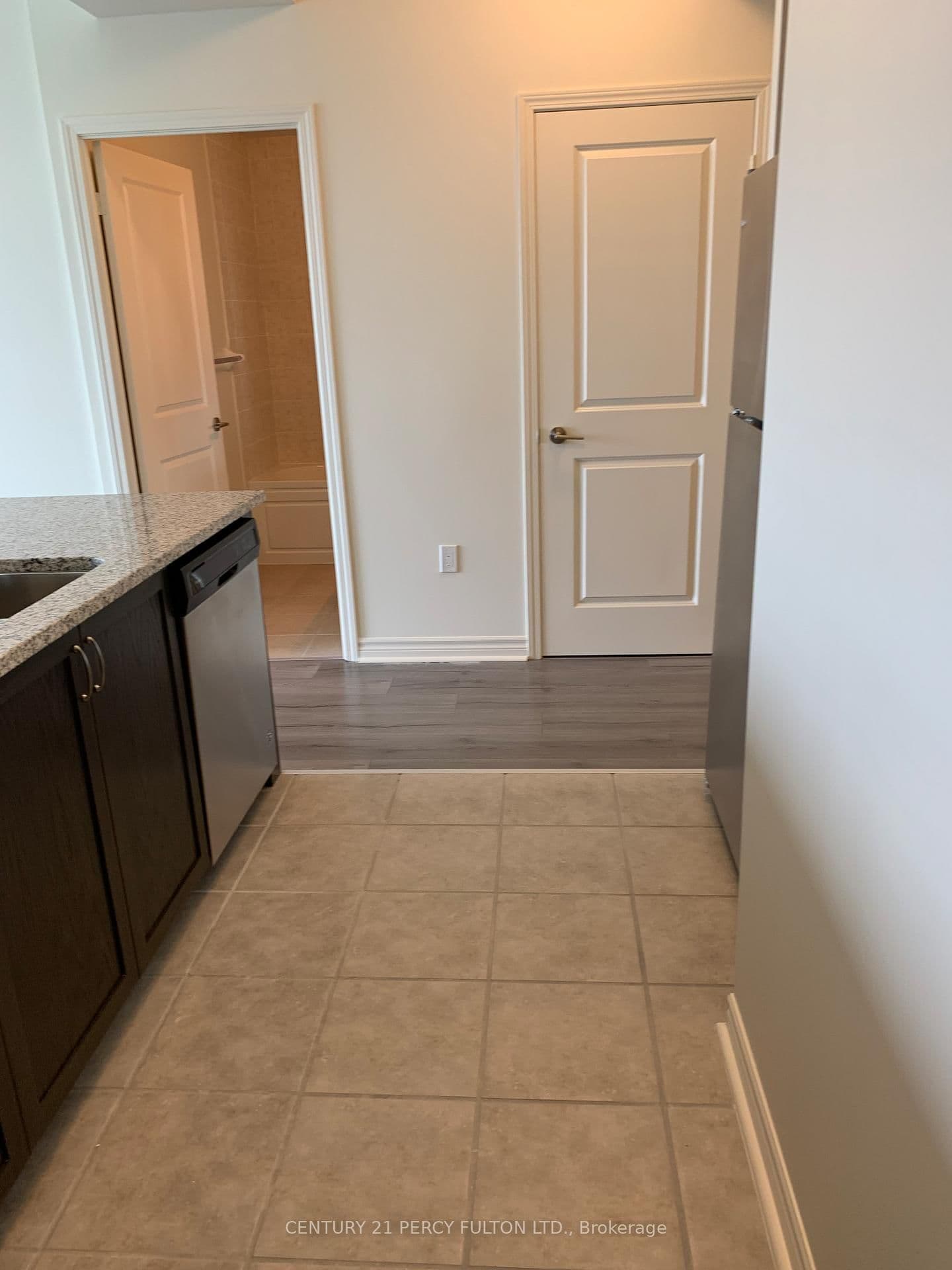 349 Rathburn Road W, Unit 1501 thumbnail 6