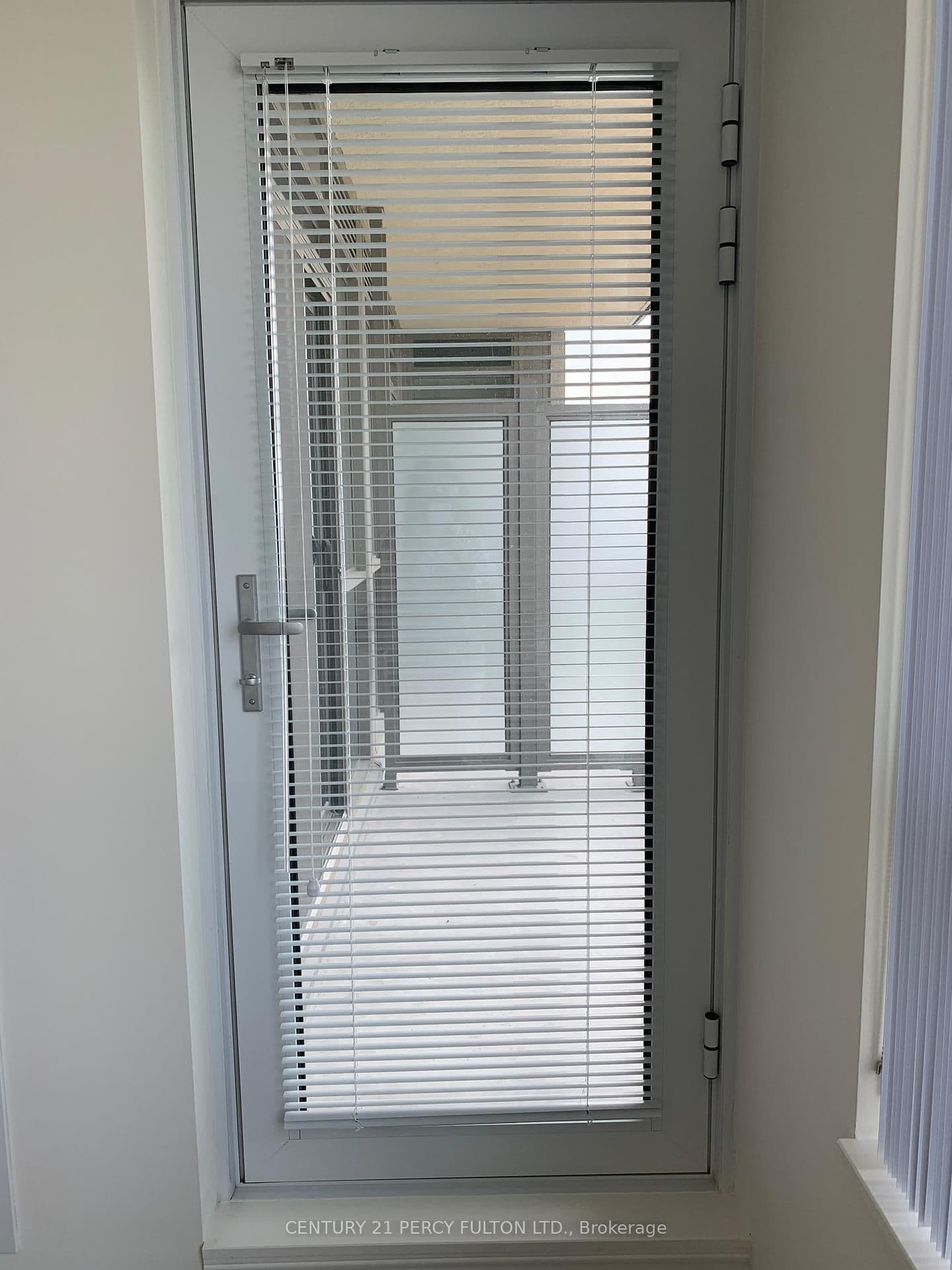 349 Rathburn Road W, Unit 1501 thumbnail 9