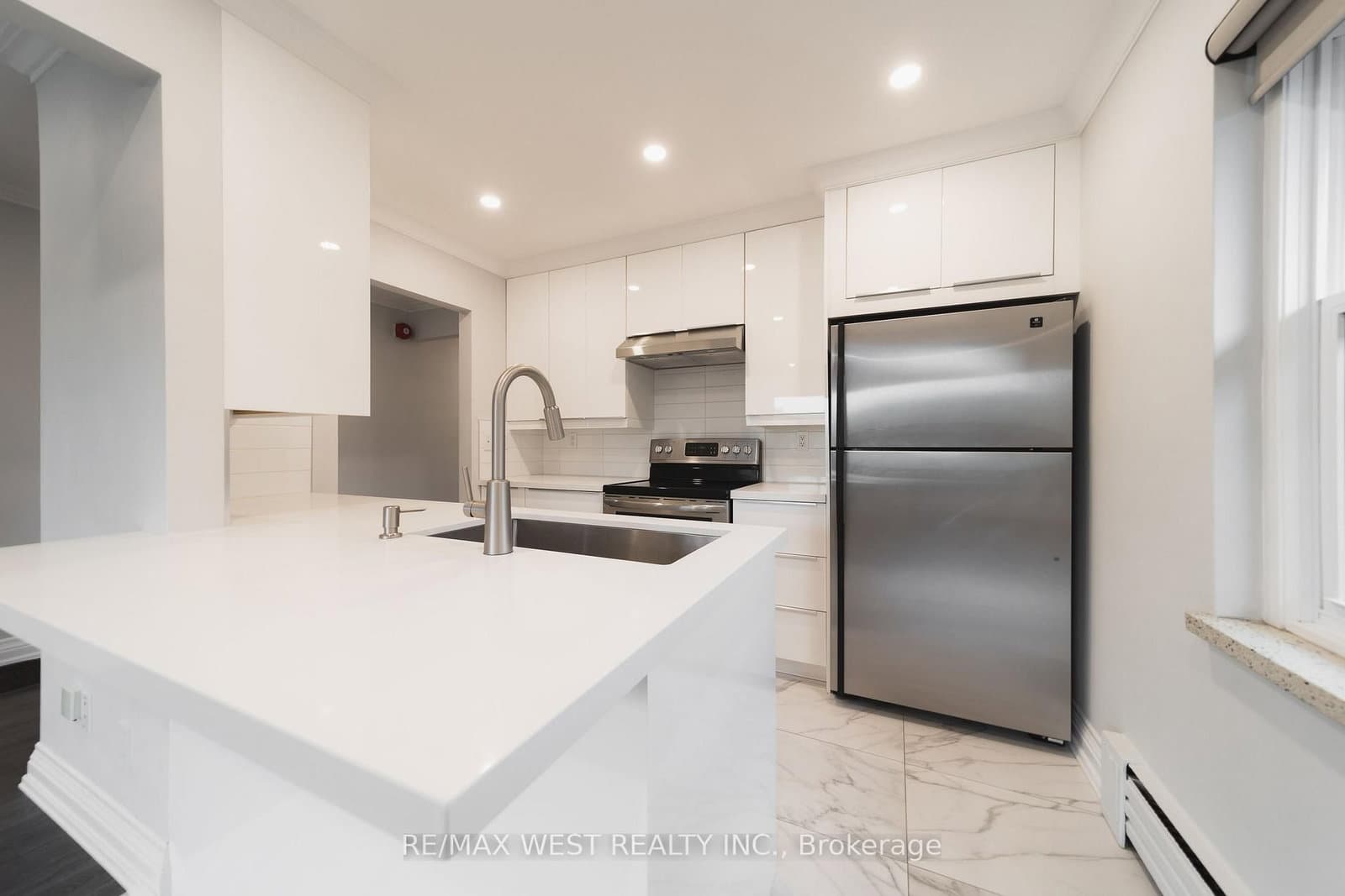 237 Melrose Street, Unit 7 - Image 1
