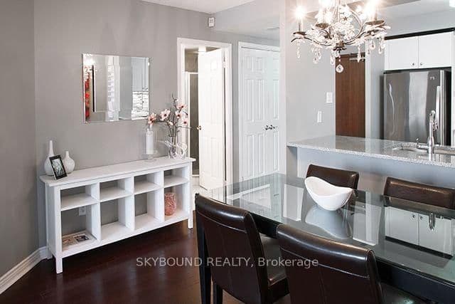 2287 Lake Shore Boulevard W, Unit 505 thumbnail 4