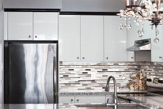 2287 Lake Shore Boulevard W, Unit 505 thumbnail 5