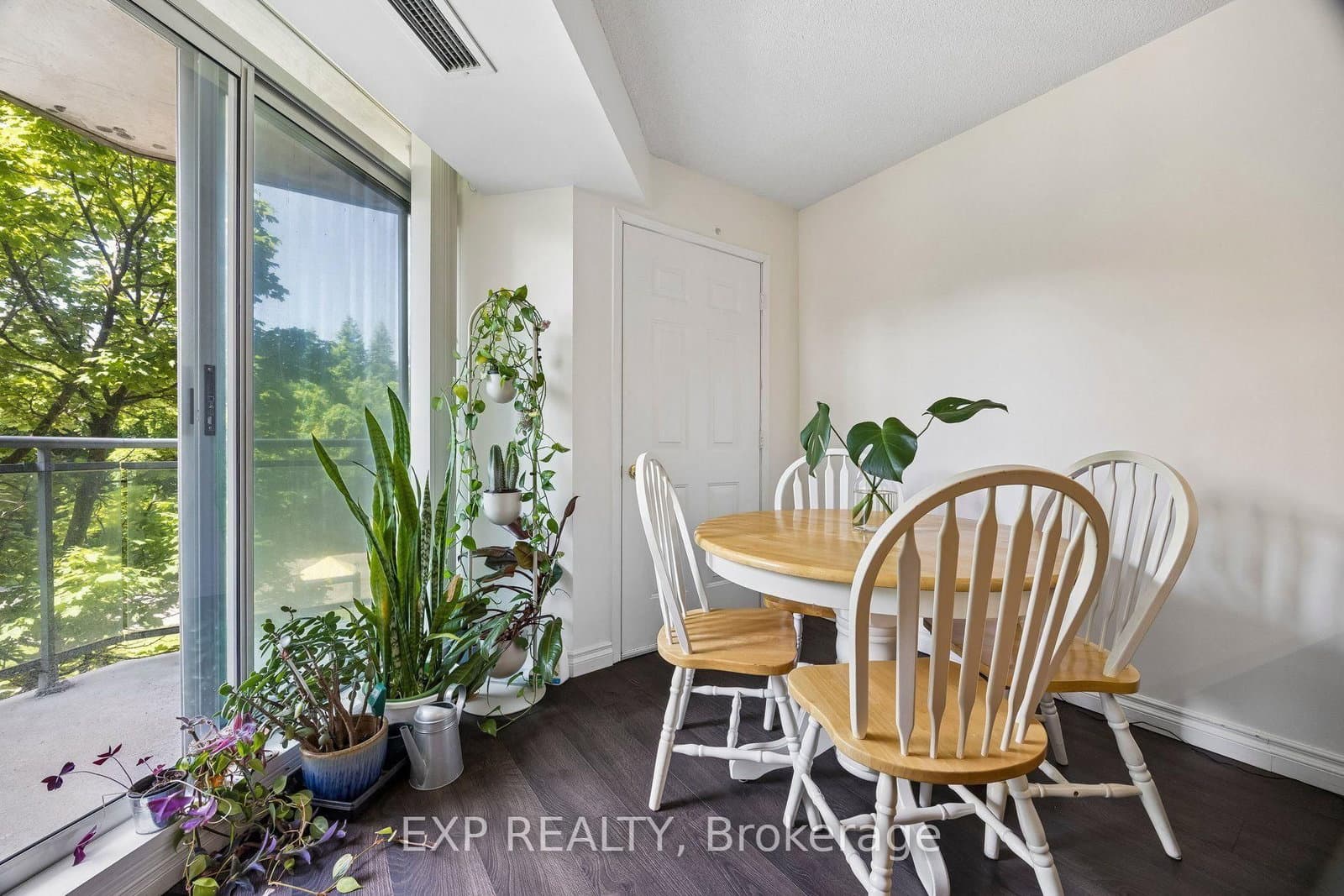 190 Manitoba Street, Unit 311 thumbnail 12