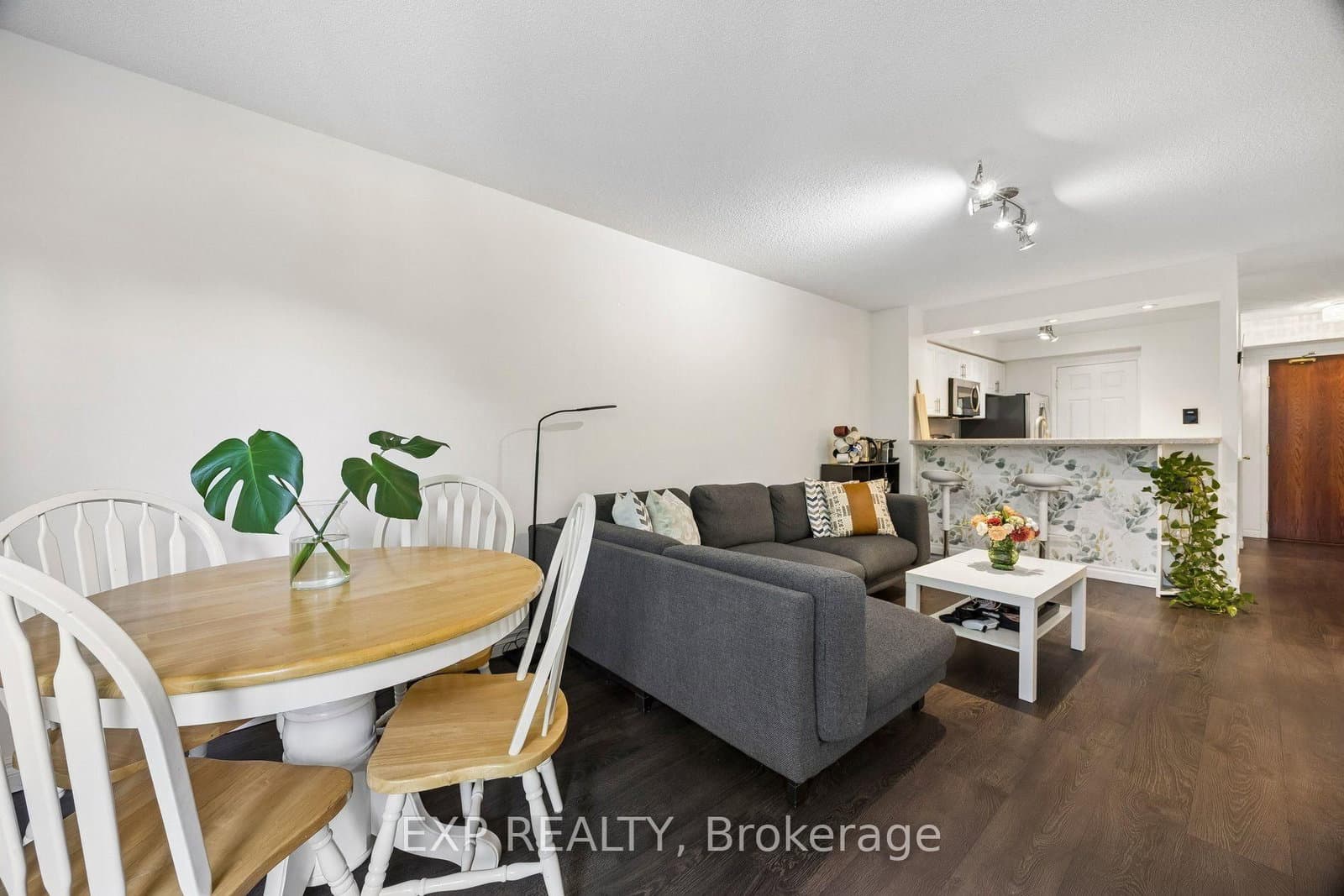 190 Manitoba Street, Unit 311 thumbnail 14