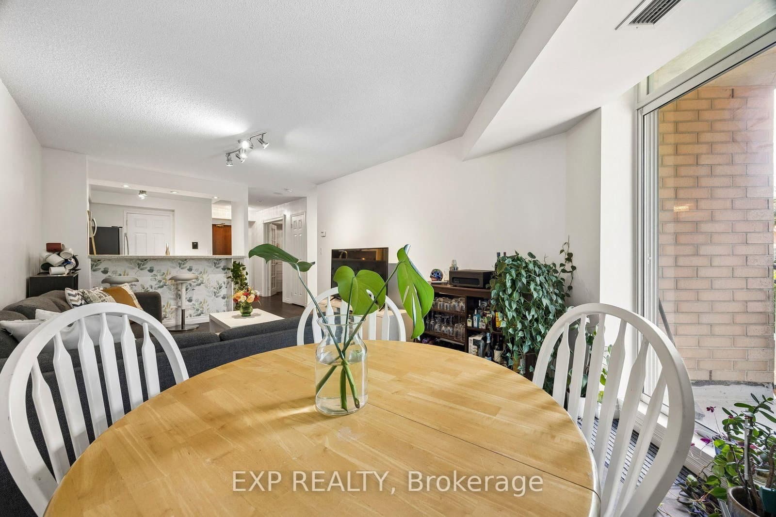 190 Manitoba Street, Unit 311 thumbnail 15
