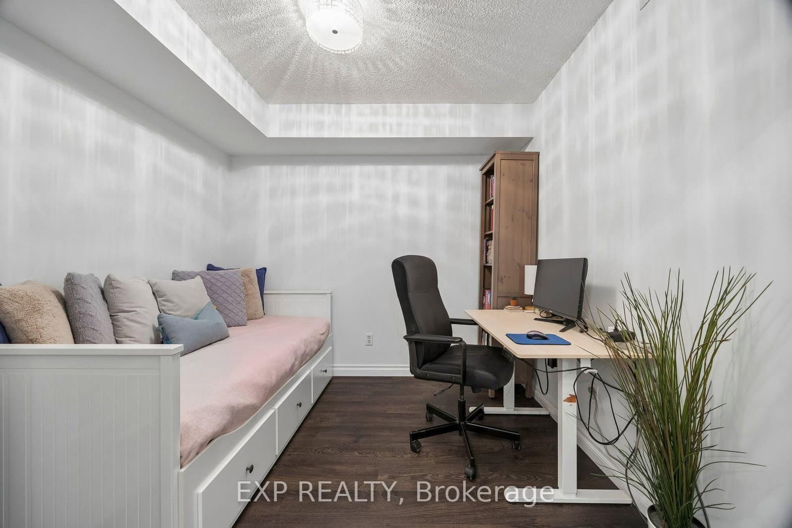 190 Manitoba Street, Unit 311 thumbnail 16