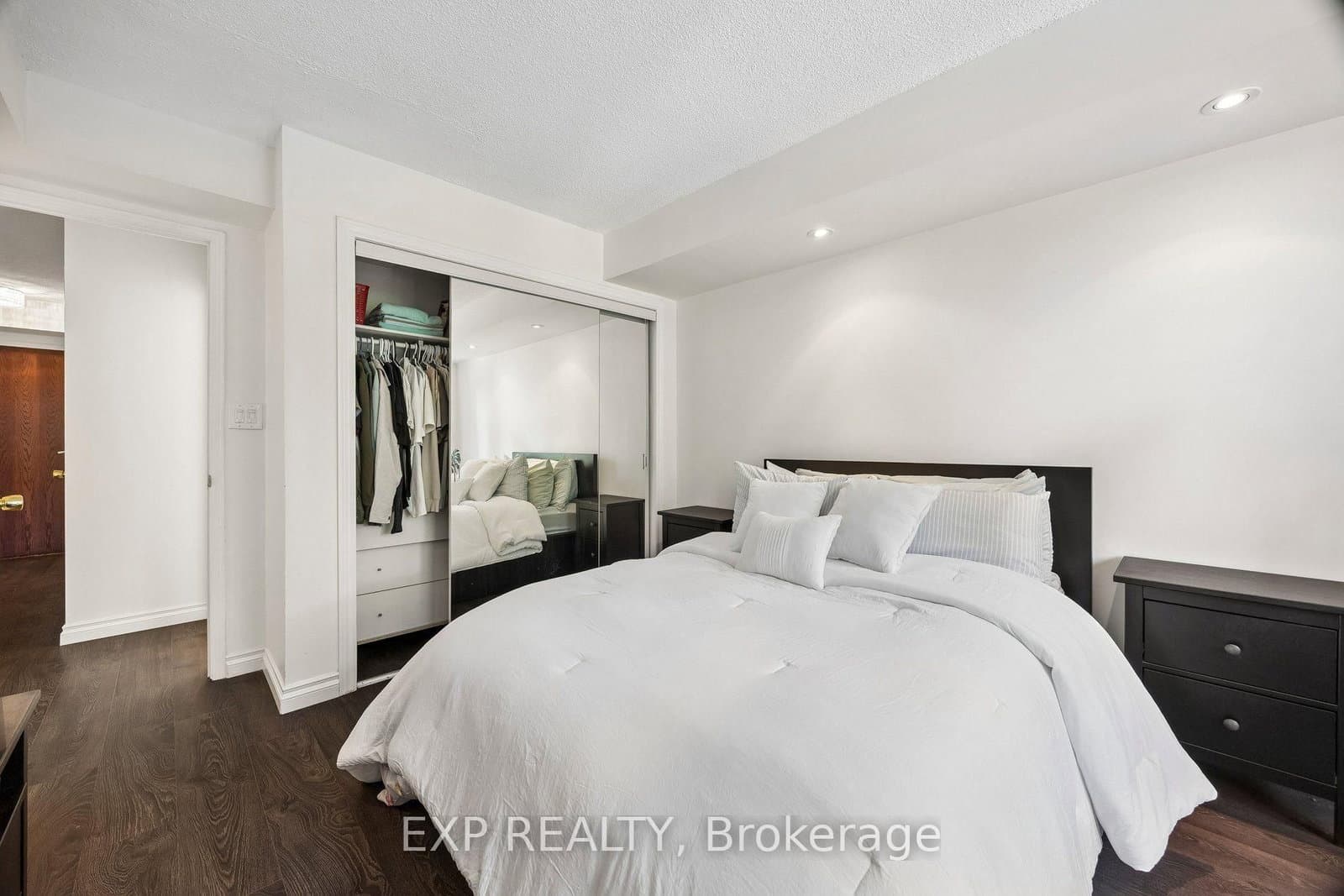 190 Manitoba Street, Unit 311 thumbnail 21