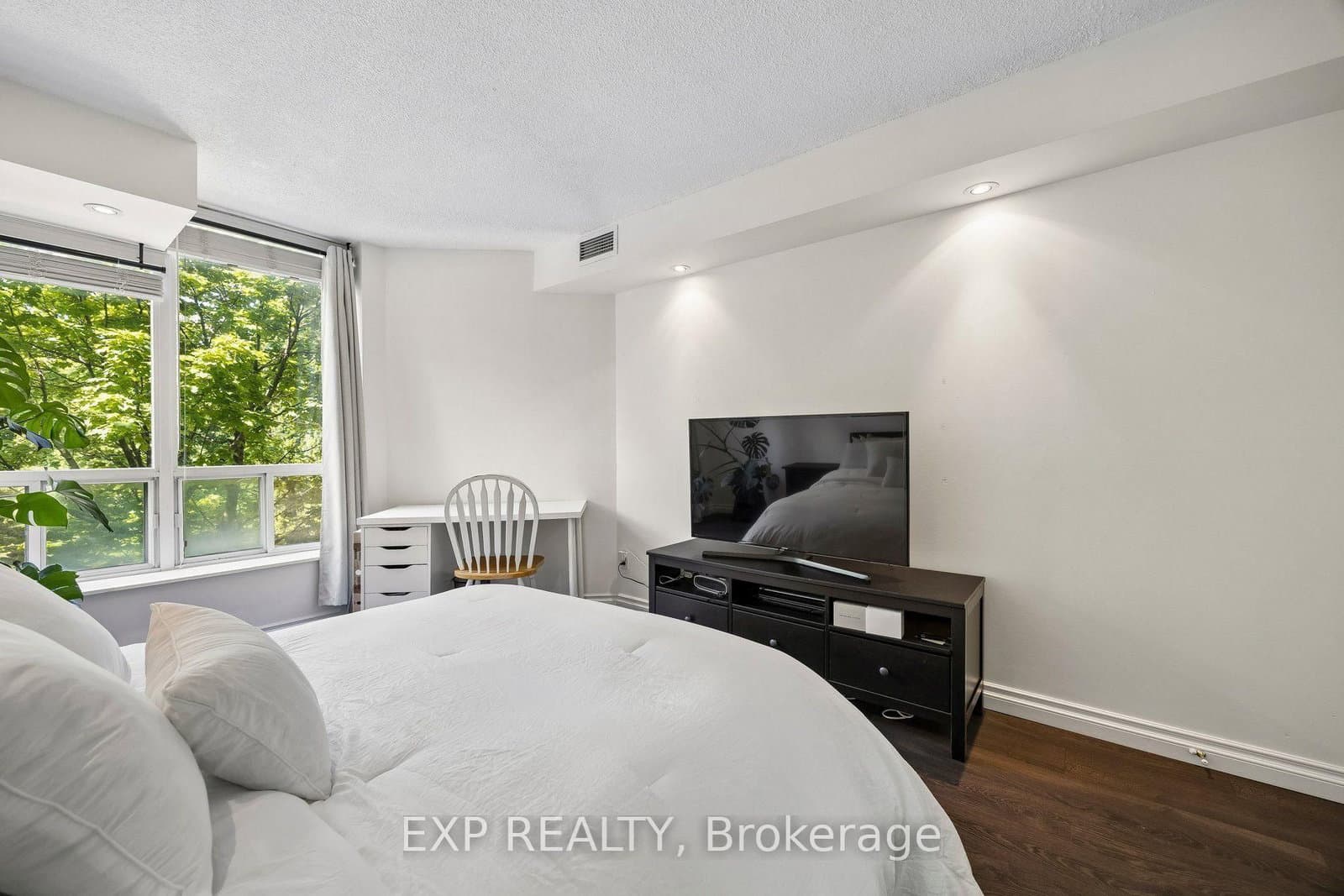 190 Manitoba Street, Unit 311 thumbnail 23