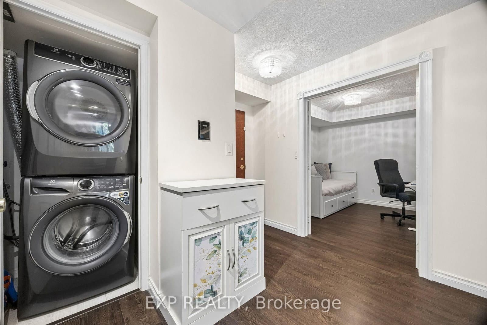 190 Manitoba Street, Unit 311 thumbnail 25