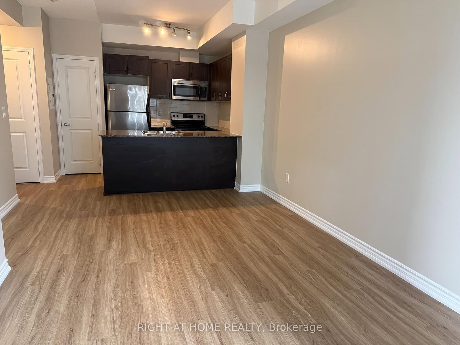 385 Prince Of Wales Drive, Unit 401 thumbnail 10