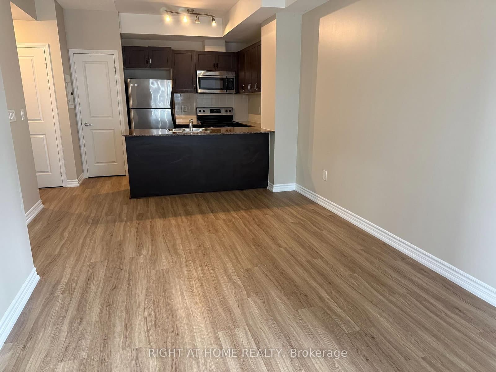385 Prince Of Wales Drive, Unit 401 thumbnail 11