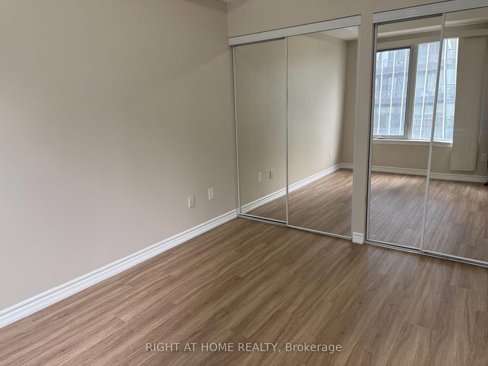 385 Prince Of Wales Drive, Unit 401 thumbnail 12