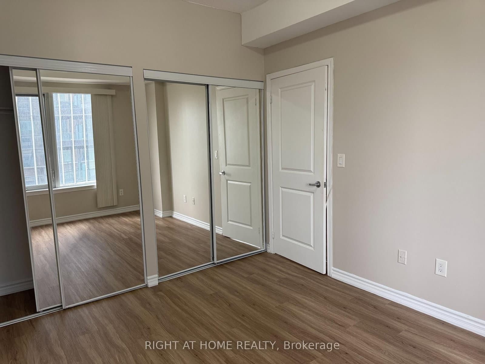 385 Prince Of Wales Drive, Unit 401 thumbnail 13