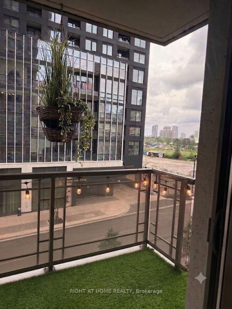 385 Prince Of Wales Drive, Unit 401 thumbnail 20
