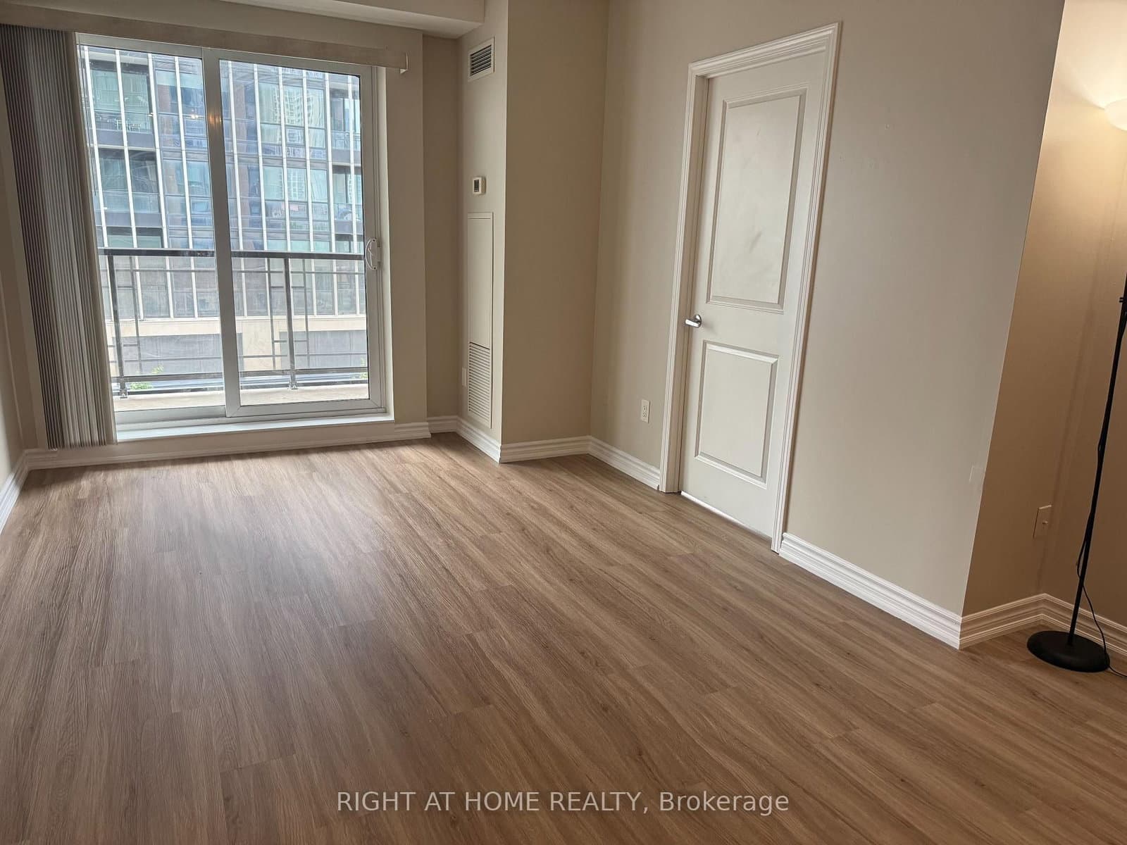 385 Prince Of Wales Drive, Unit 401 thumbnail 7