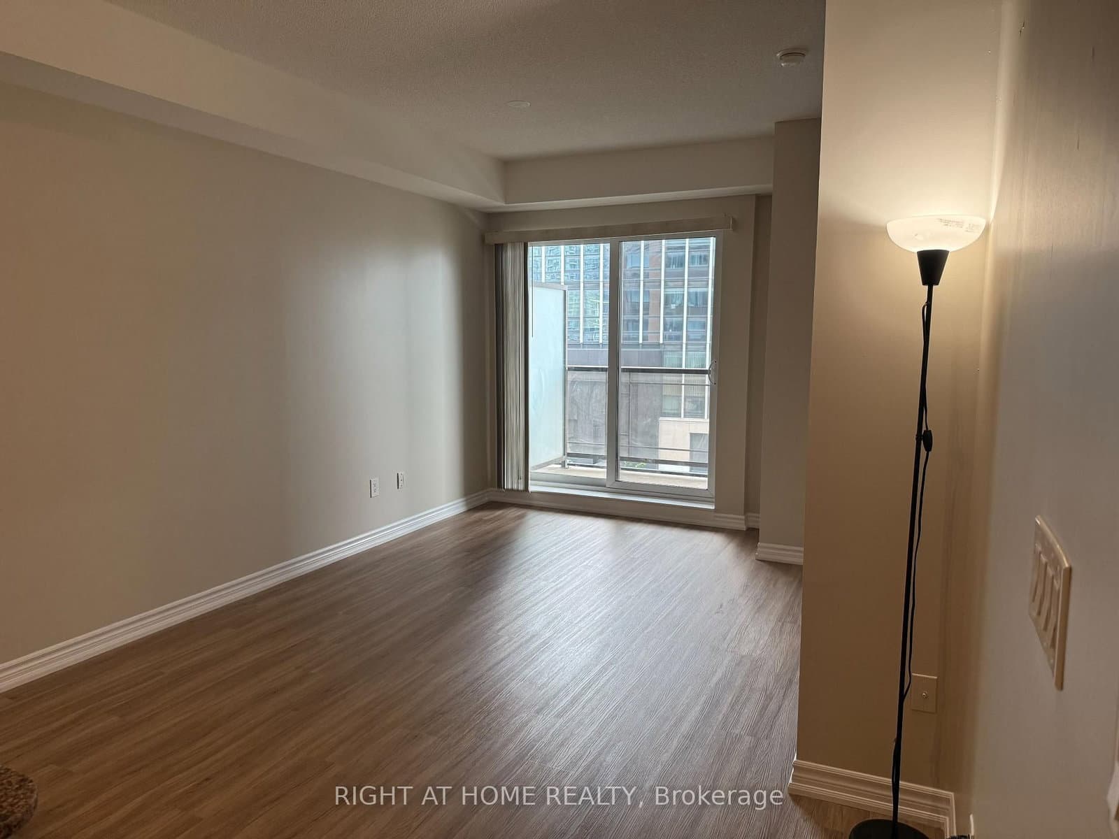 385 Prince Of Wales Drive, Unit 401 thumbnail 9