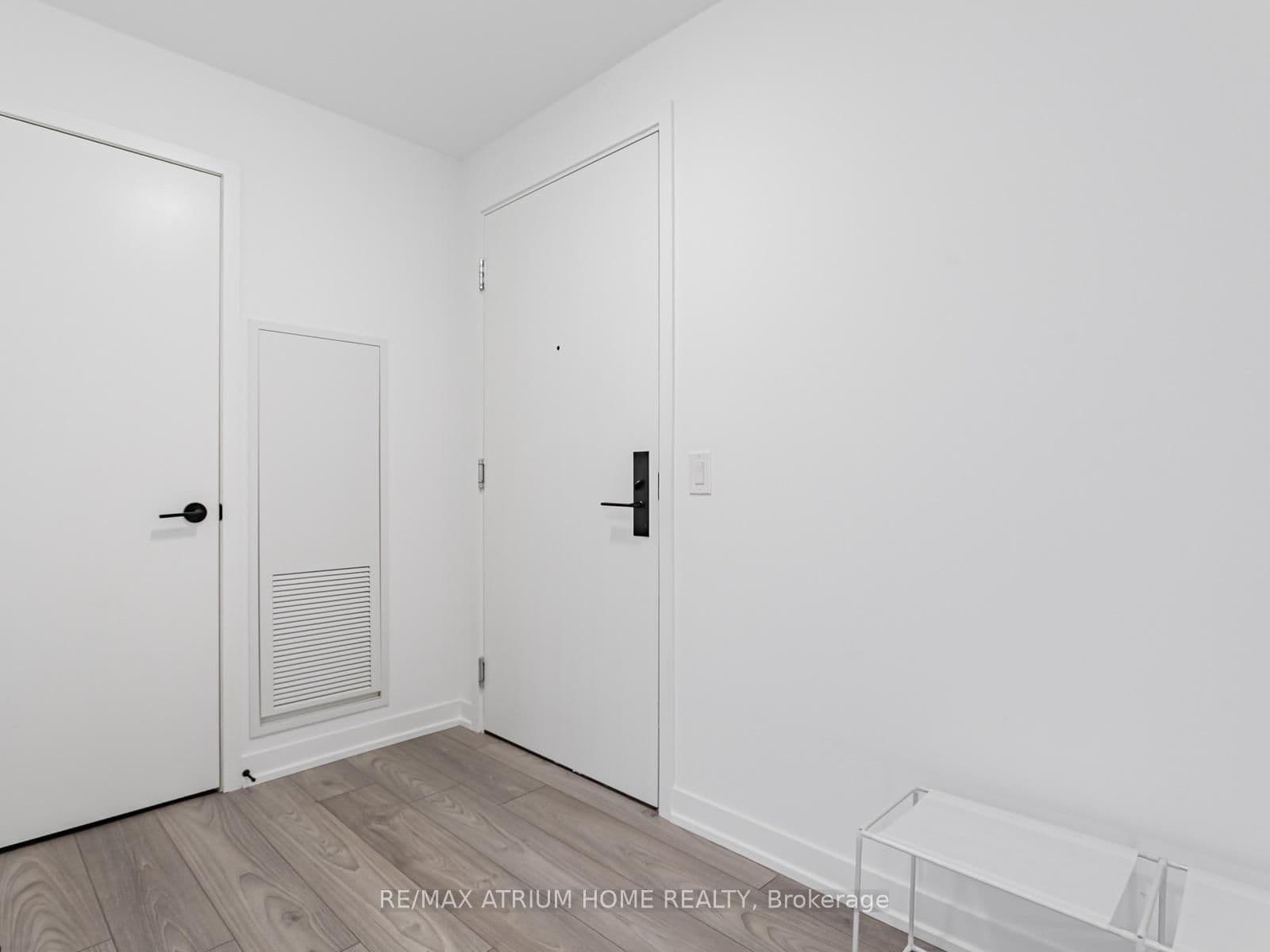285 Dufferin Street, Unit 827 thumbnail 5