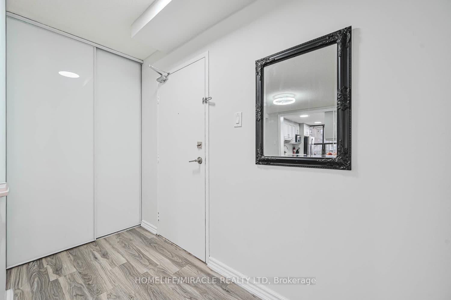 4 Kings Cross Road, Unit 602 thumbnail 12