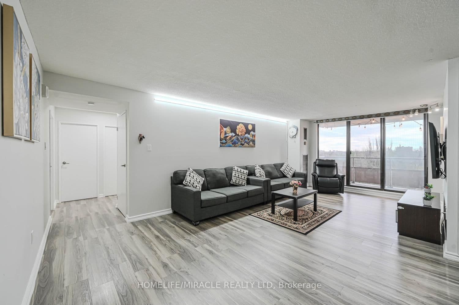 4 Kings Cross Road, Unit 602 thumbnail 14