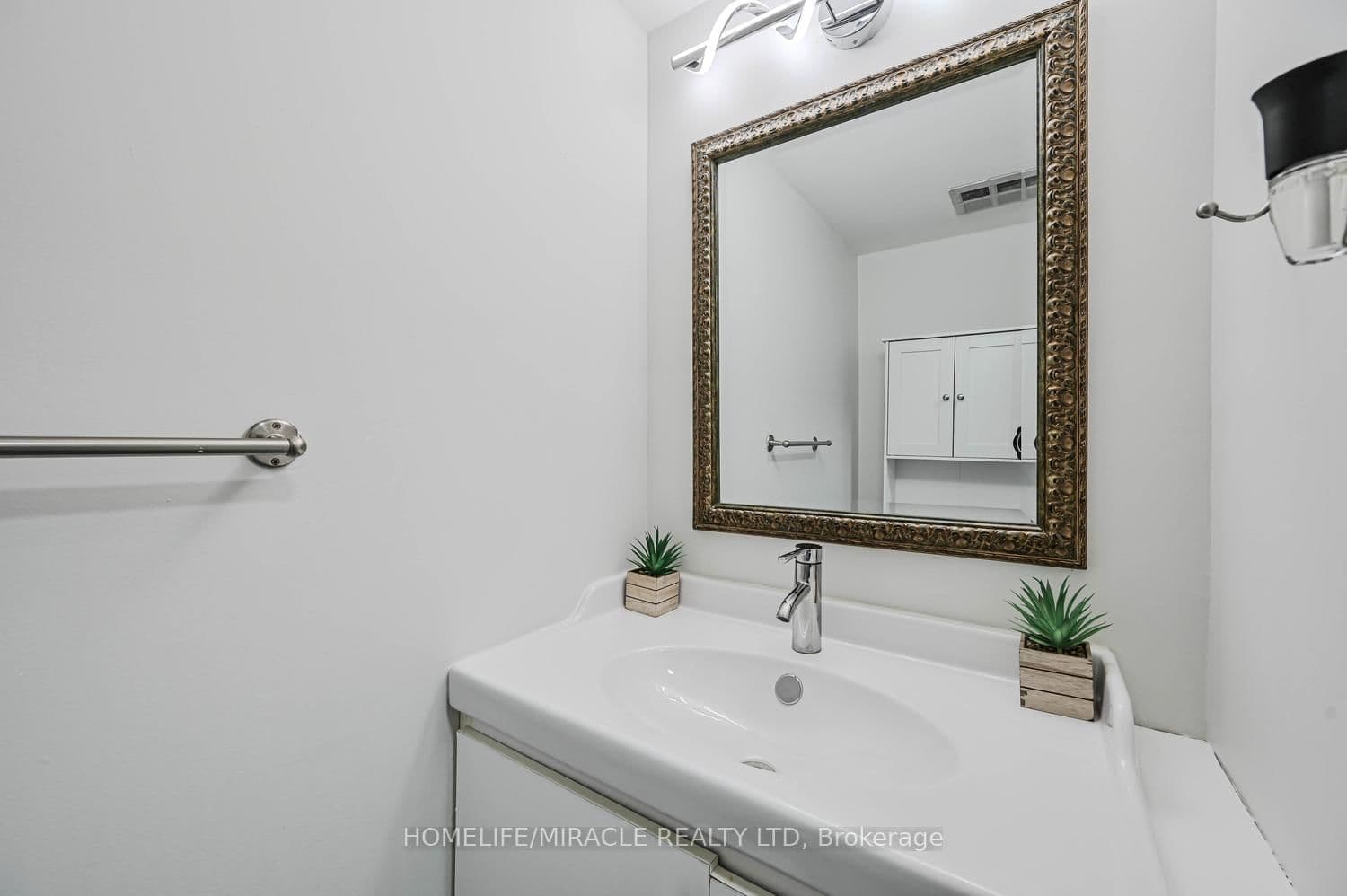 4 Kings Cross Road, Unit 602 thumbnail 35