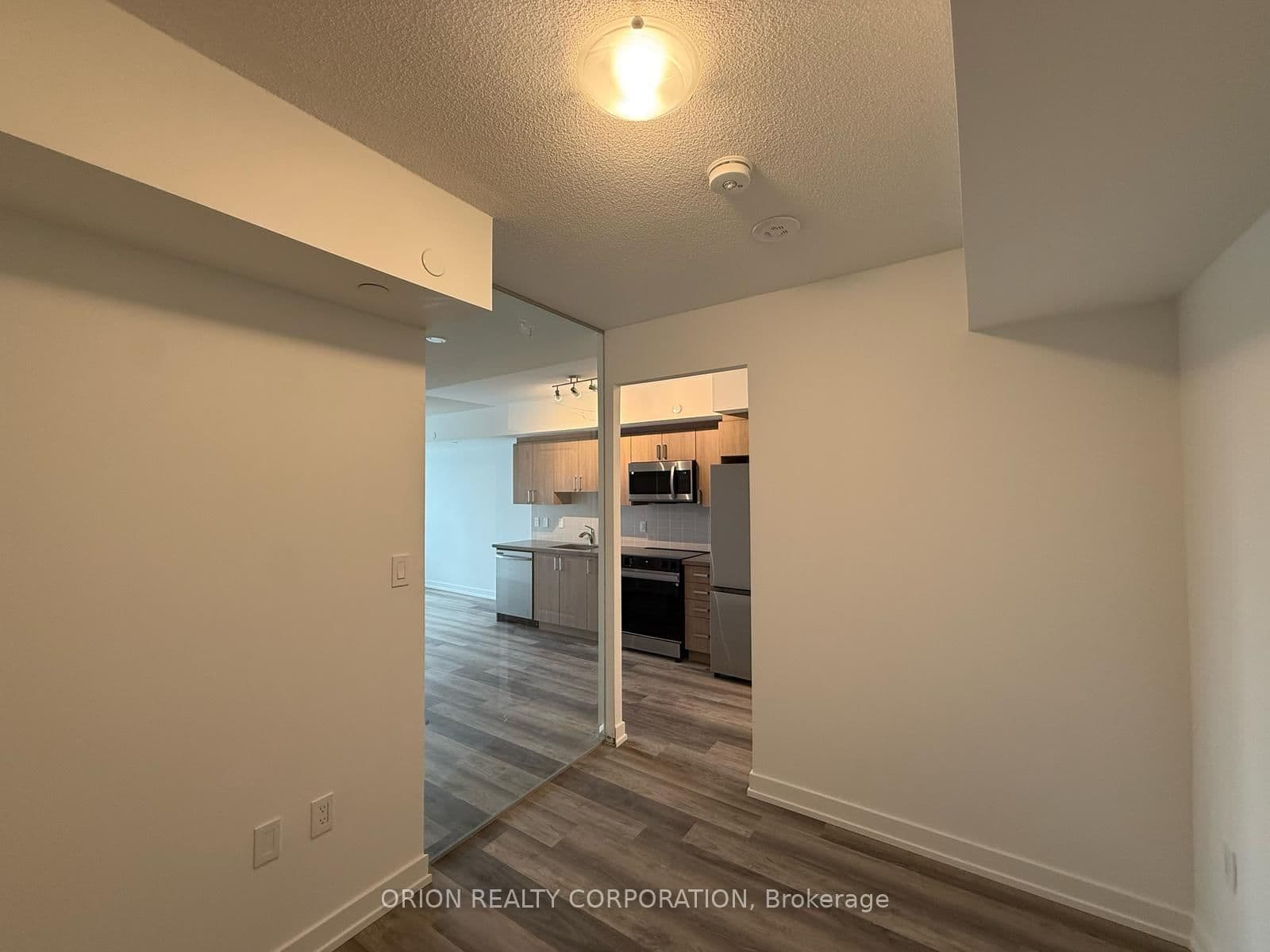 556 Marlee Avenue, Unit 431 thumbnail 8