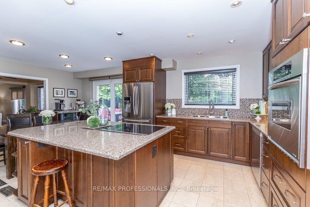2604 Barrisdale Court thumbnail 2