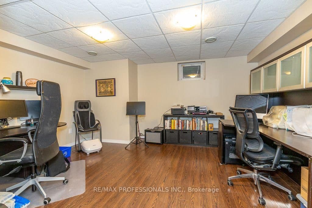 2604 Barrisdale Court thumbnail 38