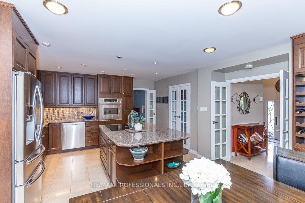 2604 Barrisdale Court thumbnail 4