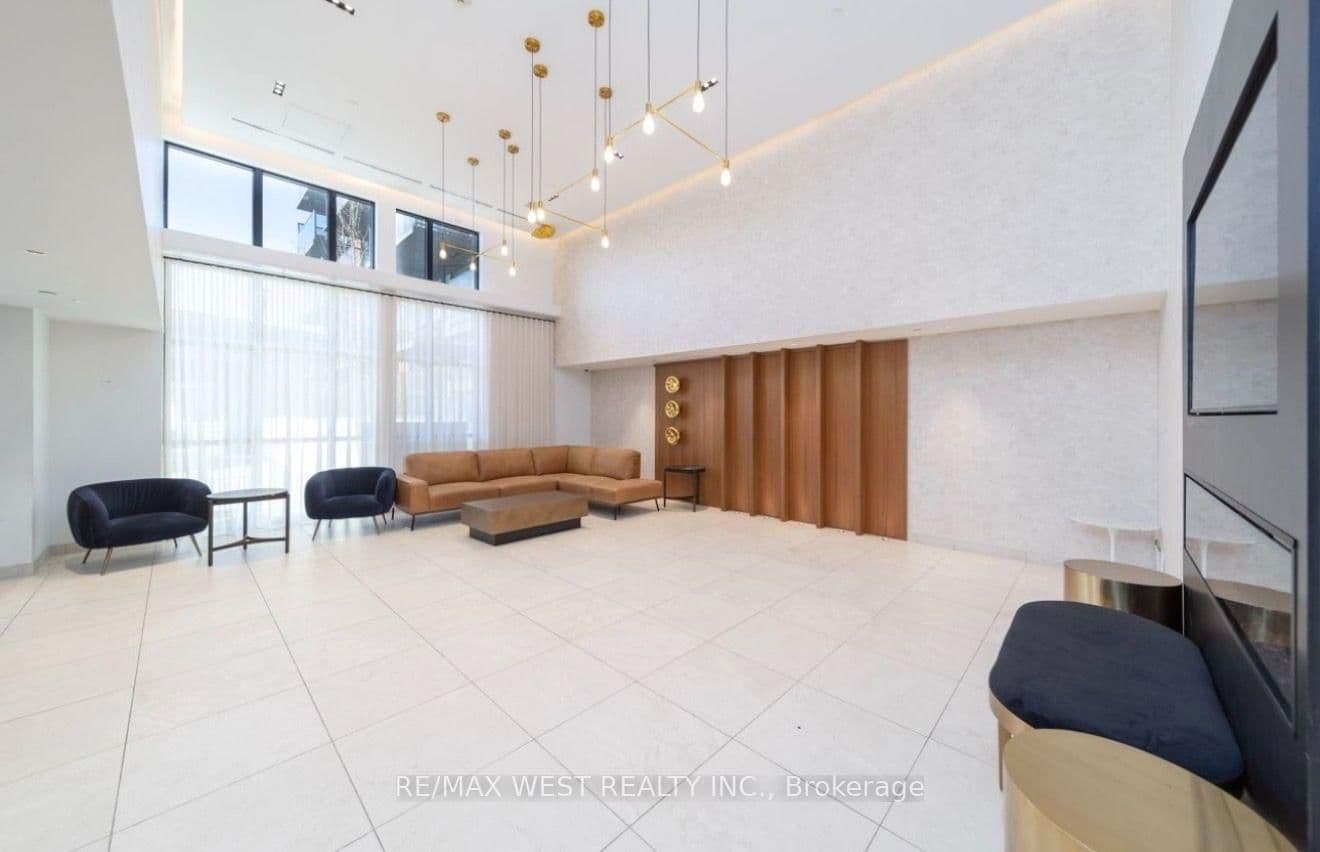 2300 St Clair Avenue W, Unit 211 thumbnail 17