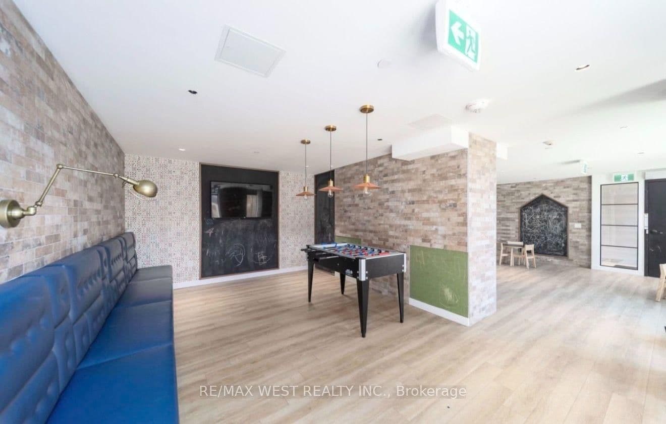 2300 St Clair Avenue W, Unit 211 thumbnail 19