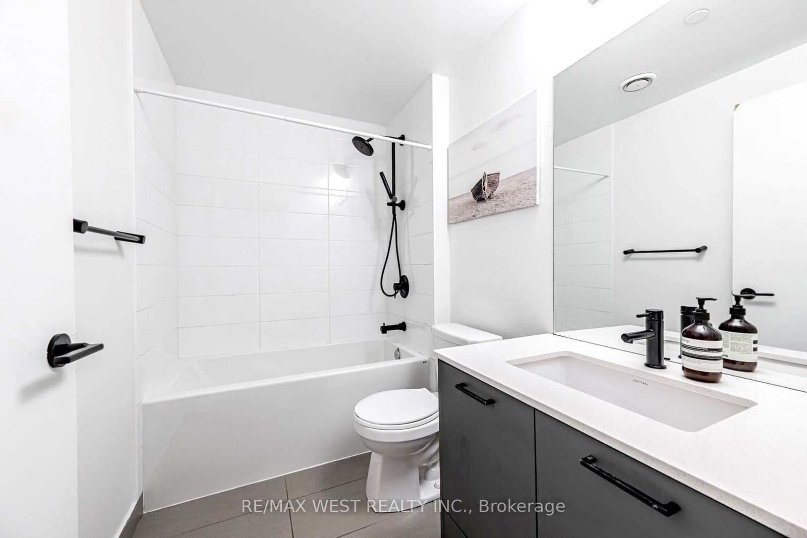 2300 St Clair Avenue W, Unit 211 thumbnail 8