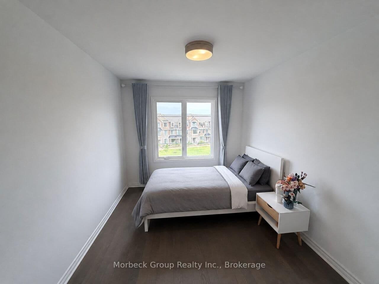 3042 Merrick Road thumbnail 12