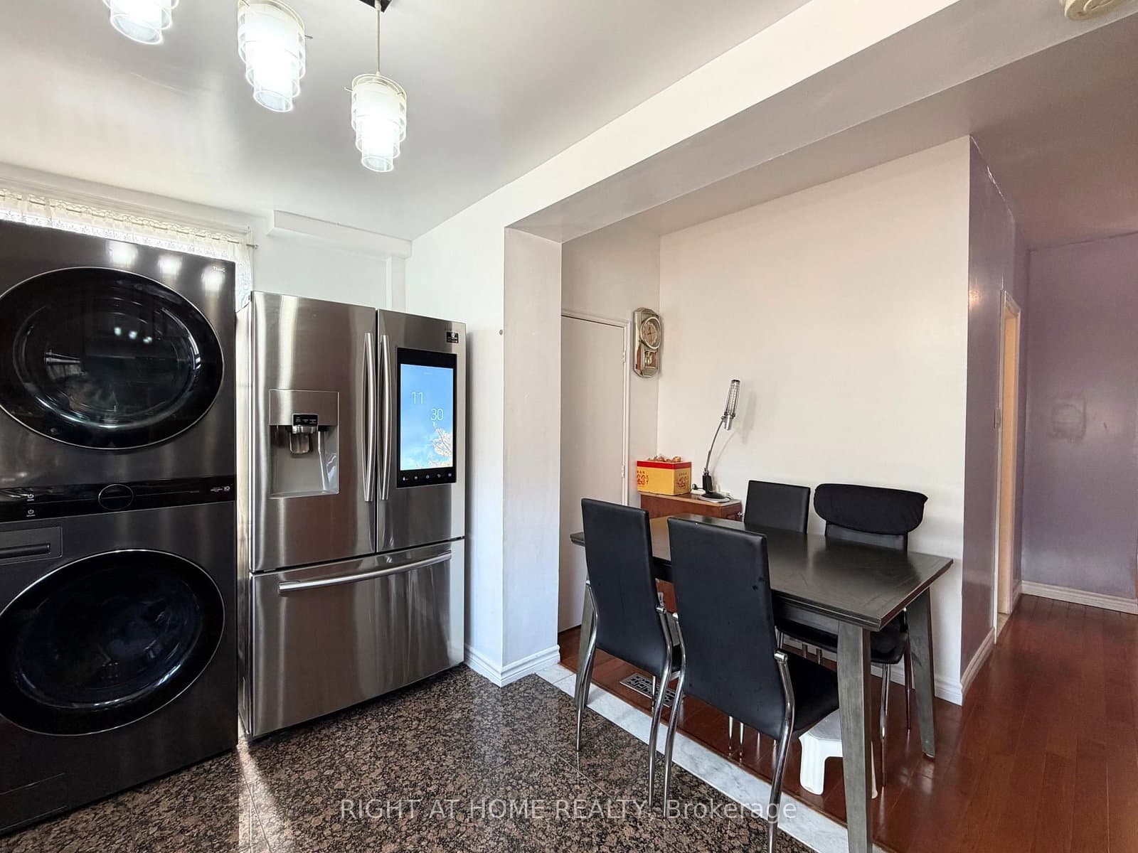 785 Lansdowne Avenue thumbnail 11