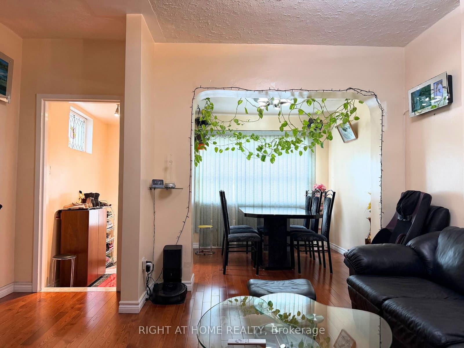 785 Lansdowne Avenue thumbnail 4