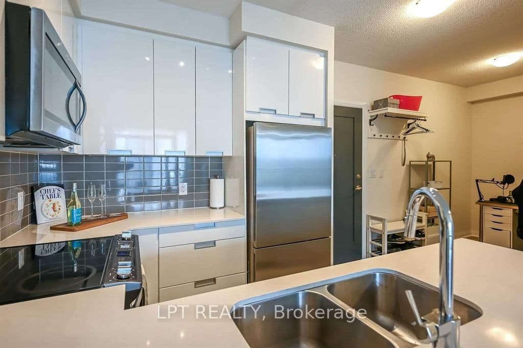 5025 Four Springs Avenue, Unit 1305 thumbnail 5