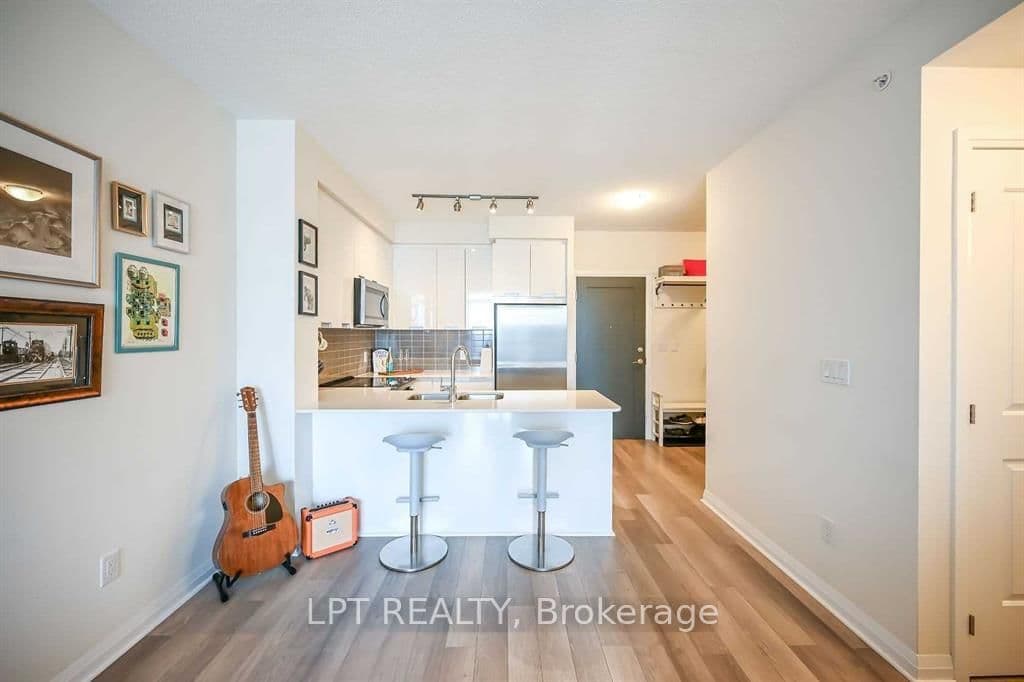 5025 Four Springs Avenue, Unit 1305 thumbnail 6