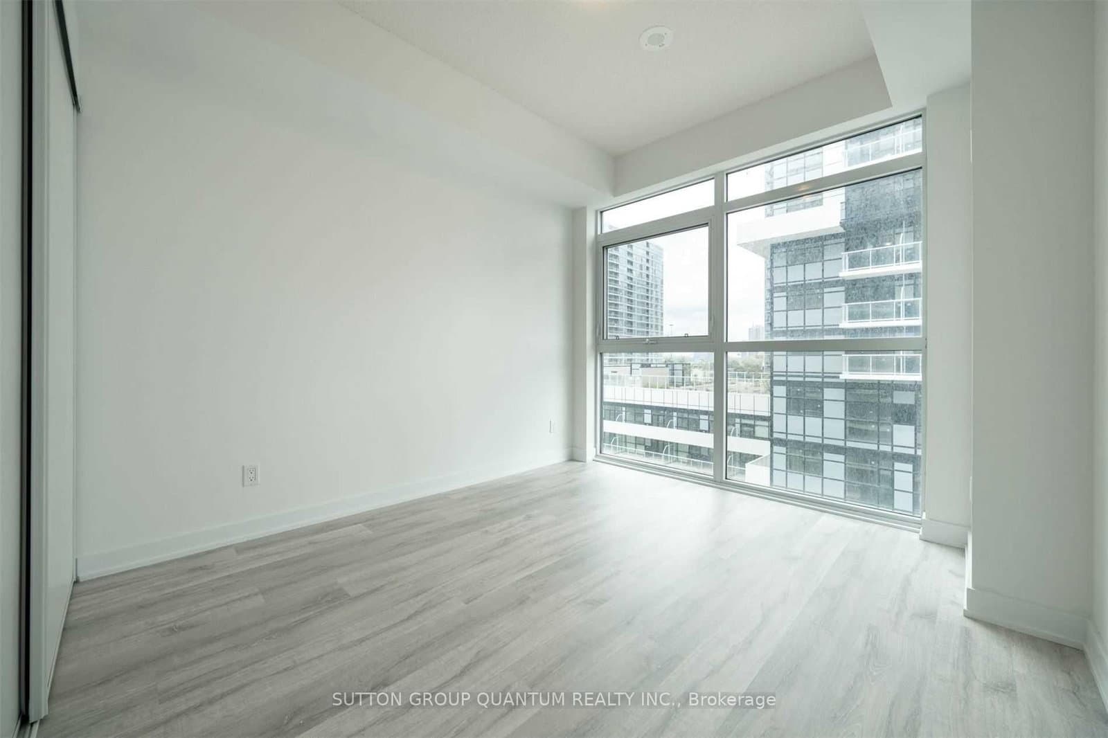 251 Manitoba Street, Unit 614 thumbnail 6