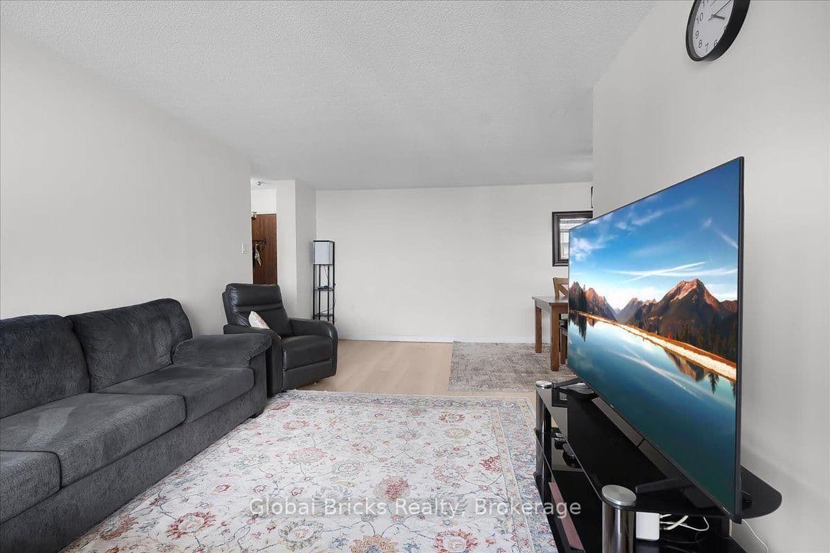 17 Knightsbridge Road, Unit 1103 thumbnail 15