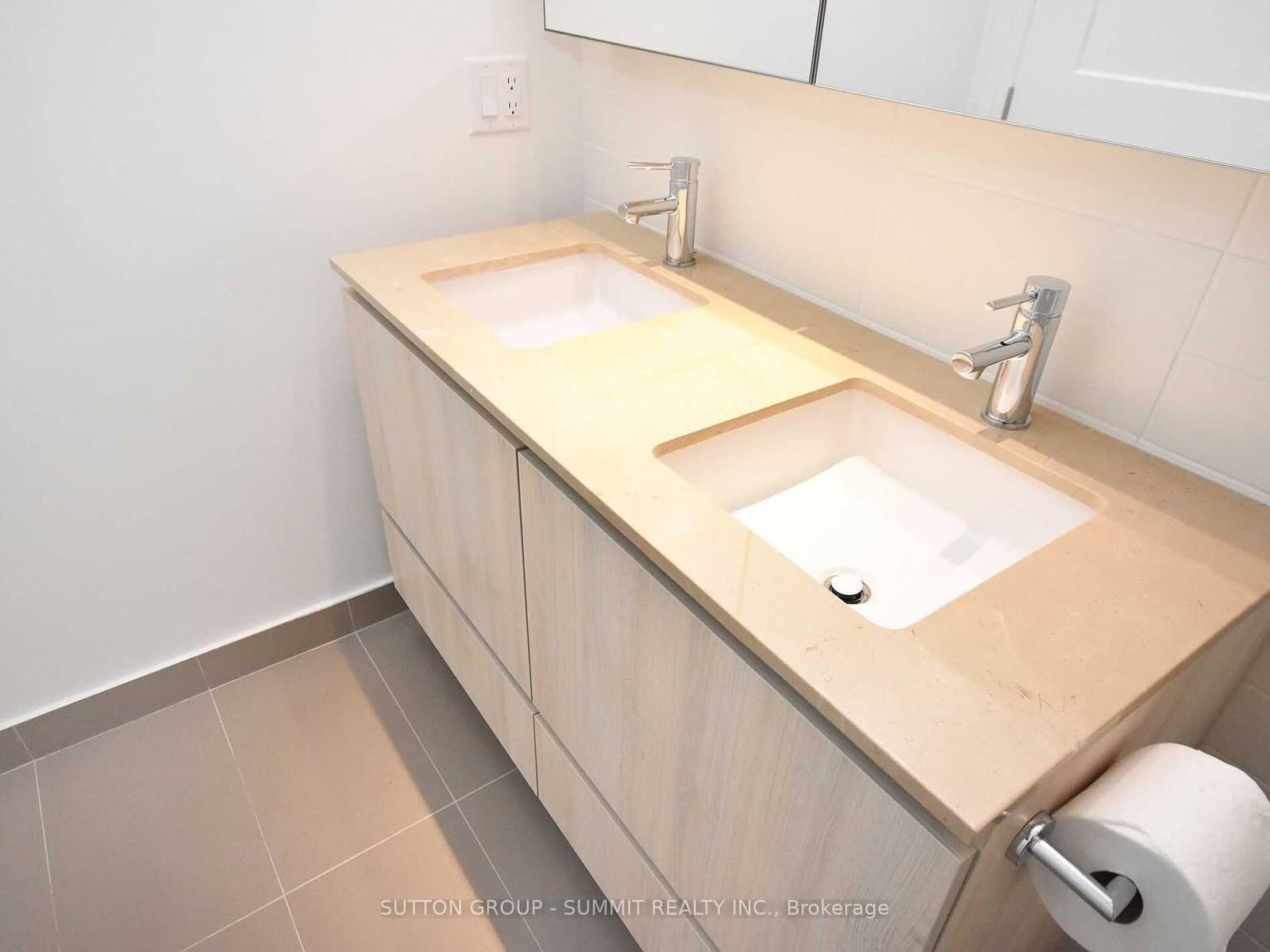 21 PARK Street E, Unit 1606 thumbnail 32