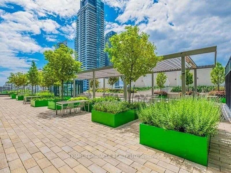 30 Shore Breeze Drive, Unit 1013 thumbnail 23