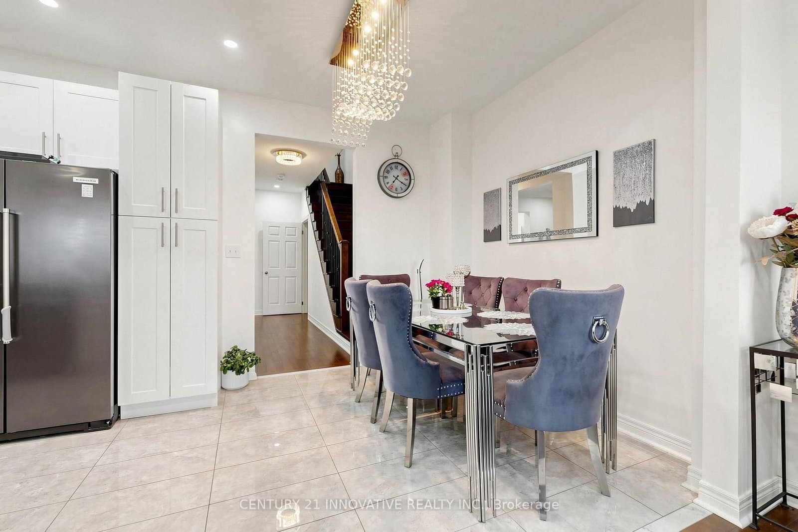 446 Bessborough Drive thumbnail 11