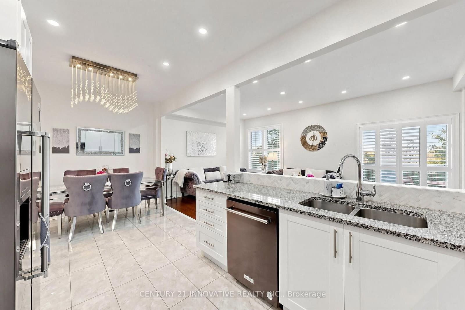 446 Bessborough Drive thumbnail 12
