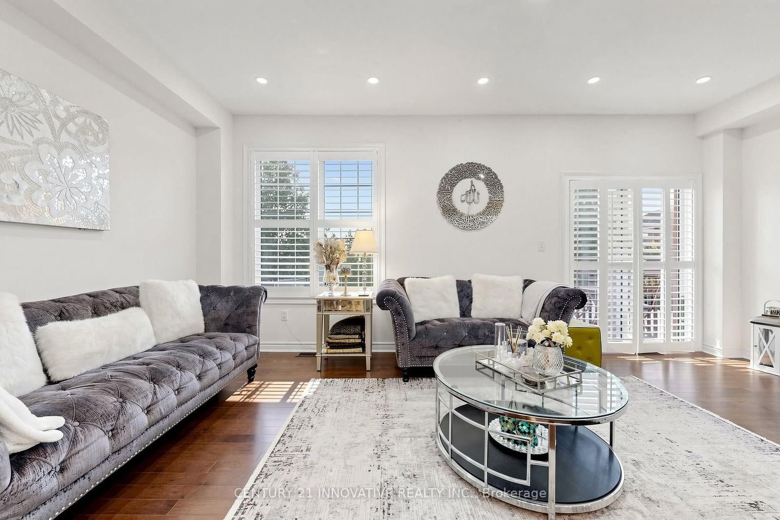 446 Bessborough Drive thumbnail 5