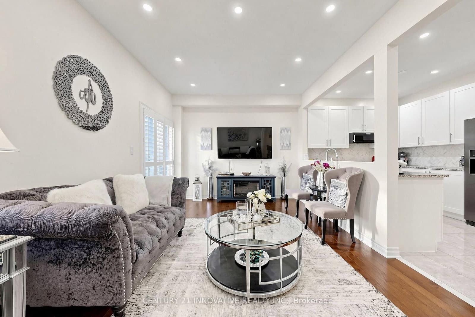 446 Bessborough Drive thumbnail 6