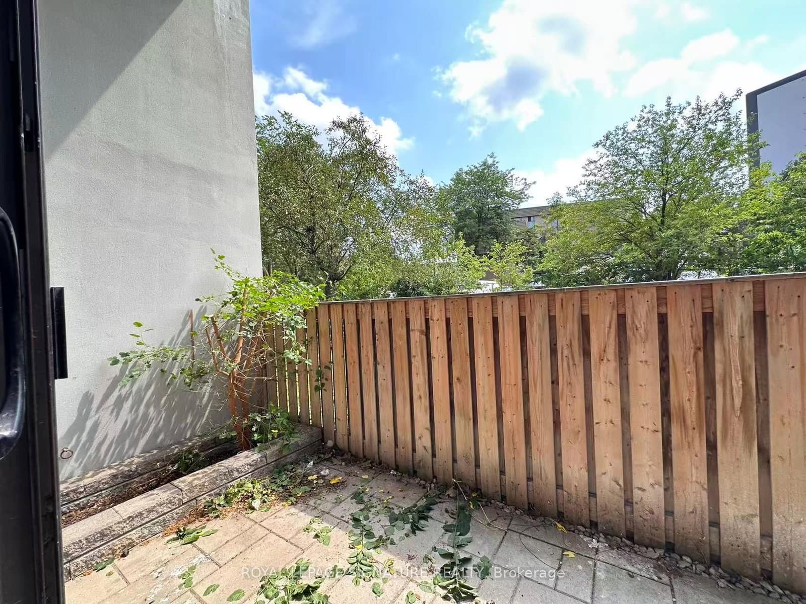 2121 Roche Court, Unit 109 thumbnail 29