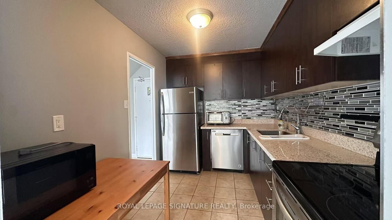 2121 Roche Court, Unit 109 thumbnail 5