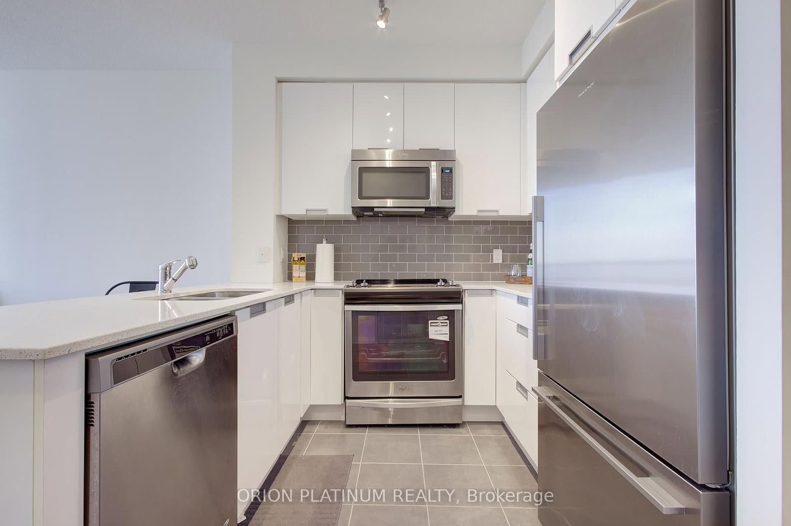 55 Eglinton Avenue, Unit 2003 thumbnail 6