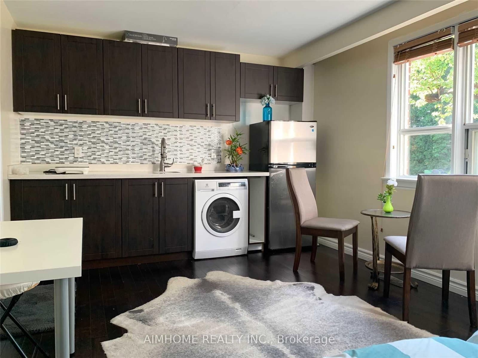 68 Claver Avenue S, Unit #1 thumbnail 4