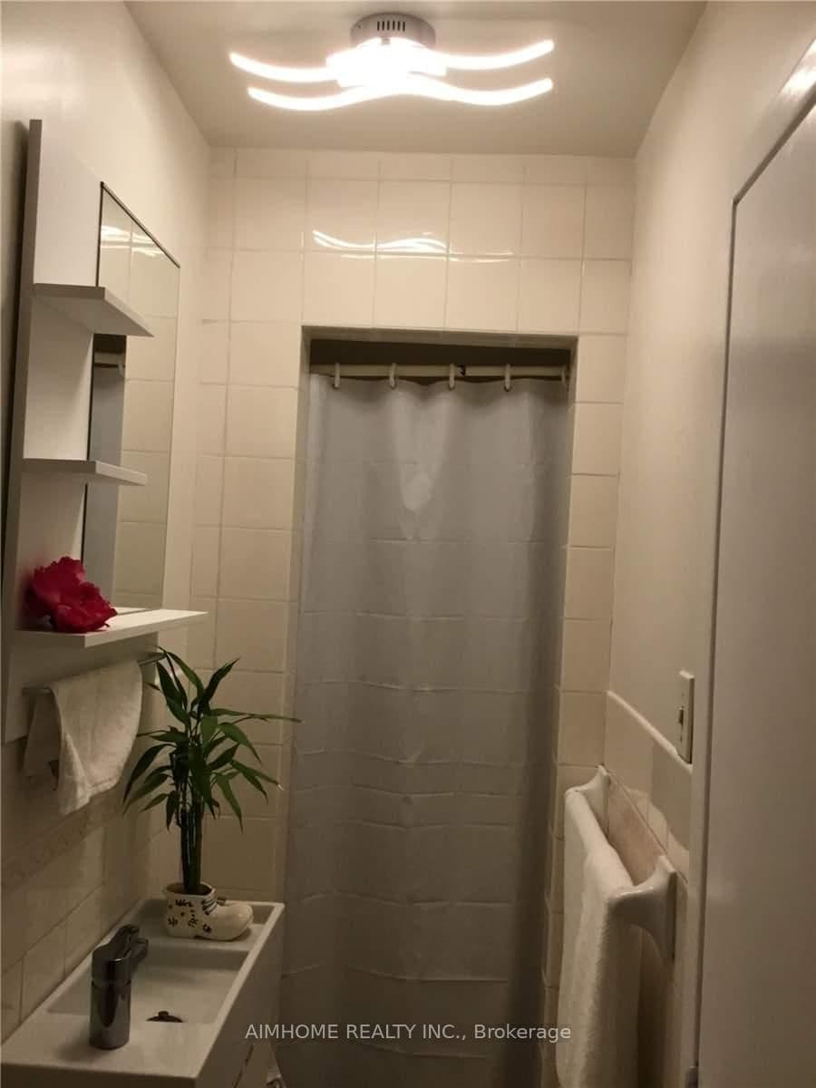 68 Claver Avenue S, Unit #1 thumbnail 5