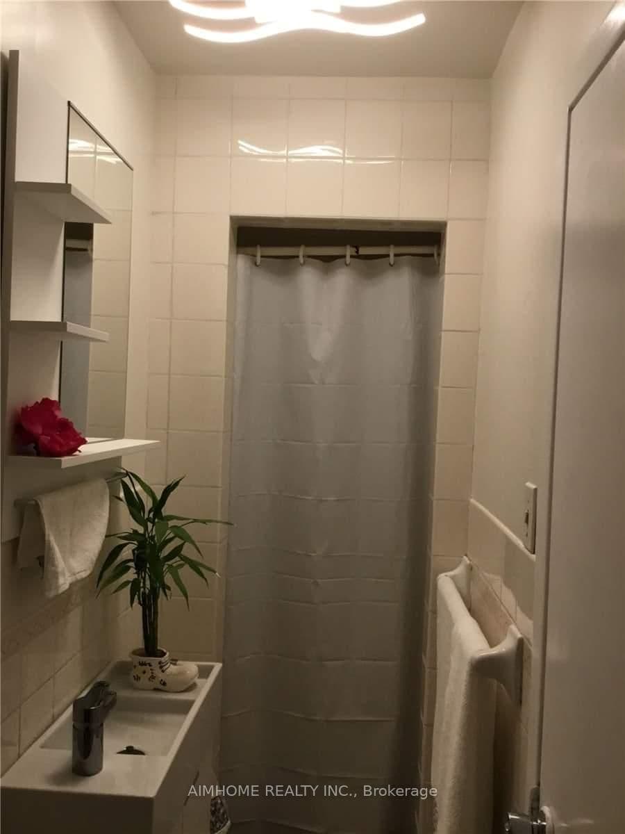 68 Claver Avenue S, Unit #1 thumbnail 6